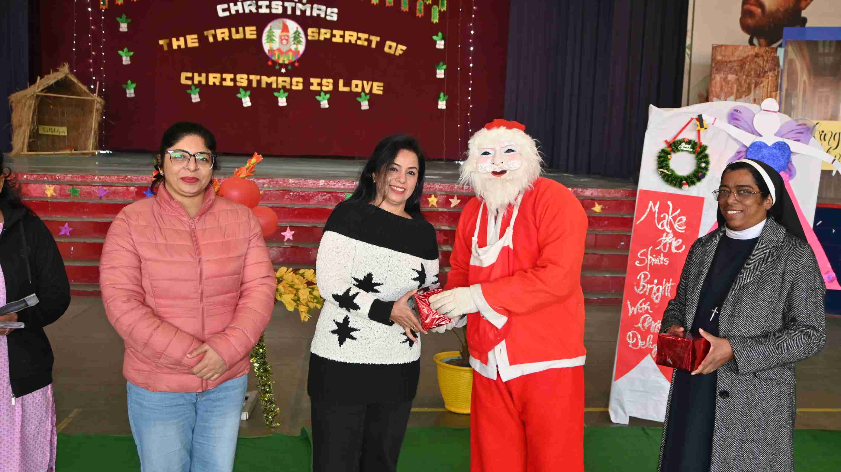 CHRISTMAS CELEBRATION FOR TEACHERS -13