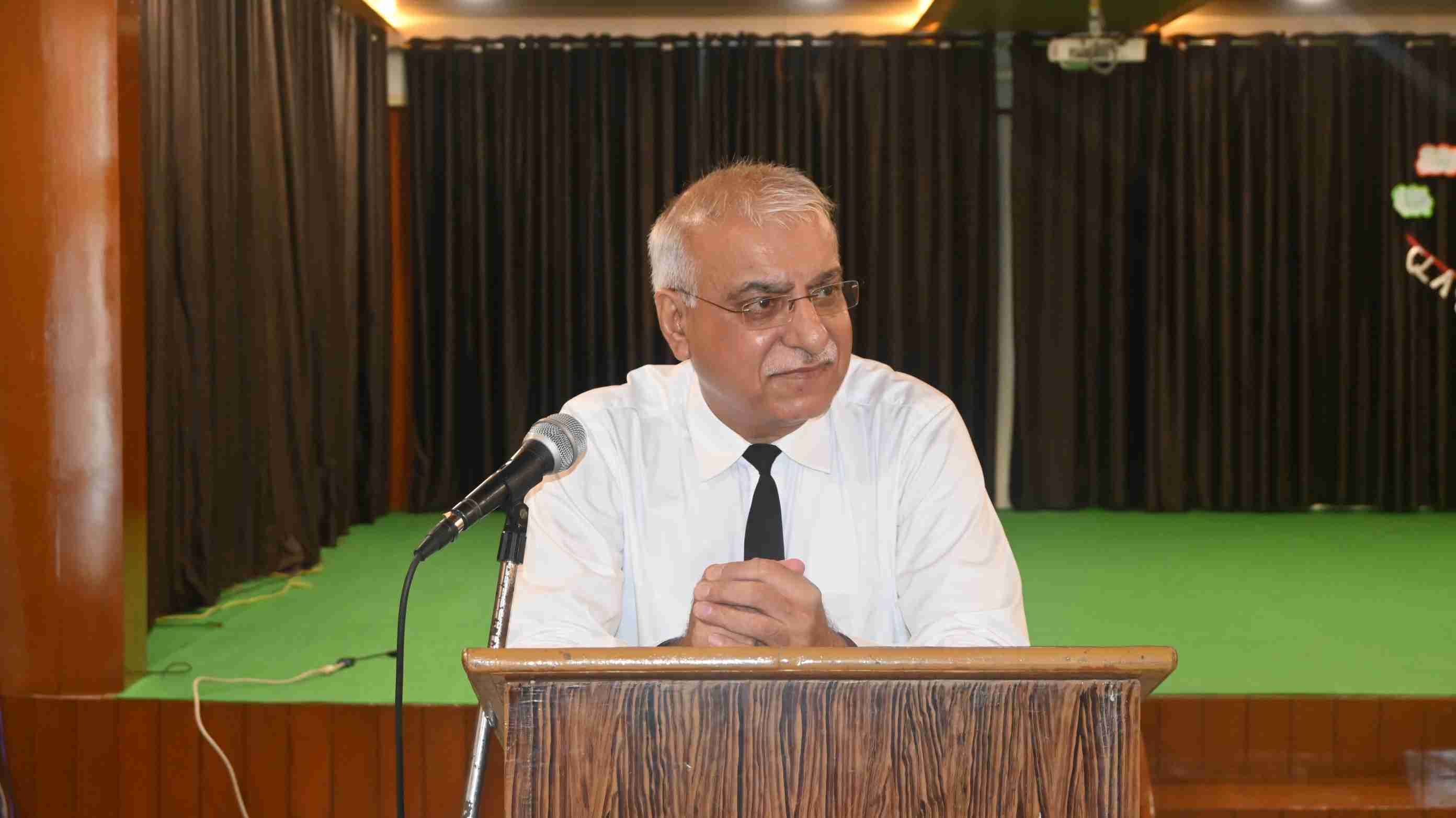 The seminar on personality development and communication skills, led by resource person Mr. Naresh Malik, a former manager at PNB and advocate practitioner, was a resounding success.-1
