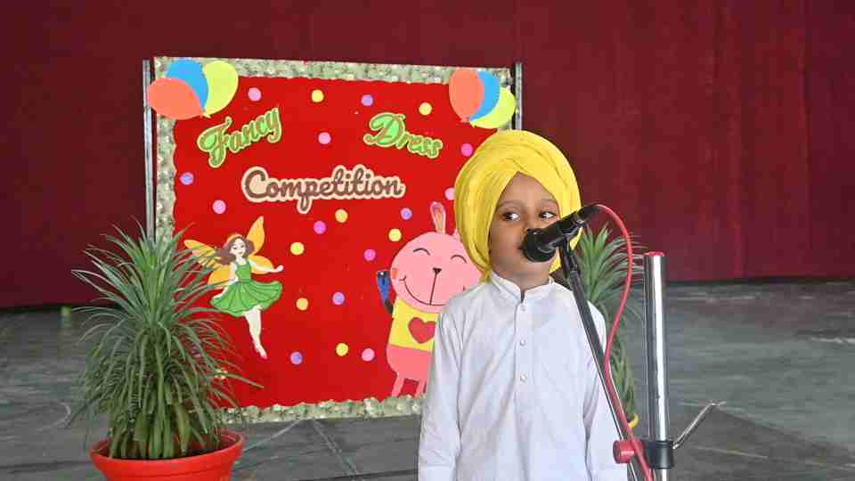 Fancy Dress Competition LKG-5