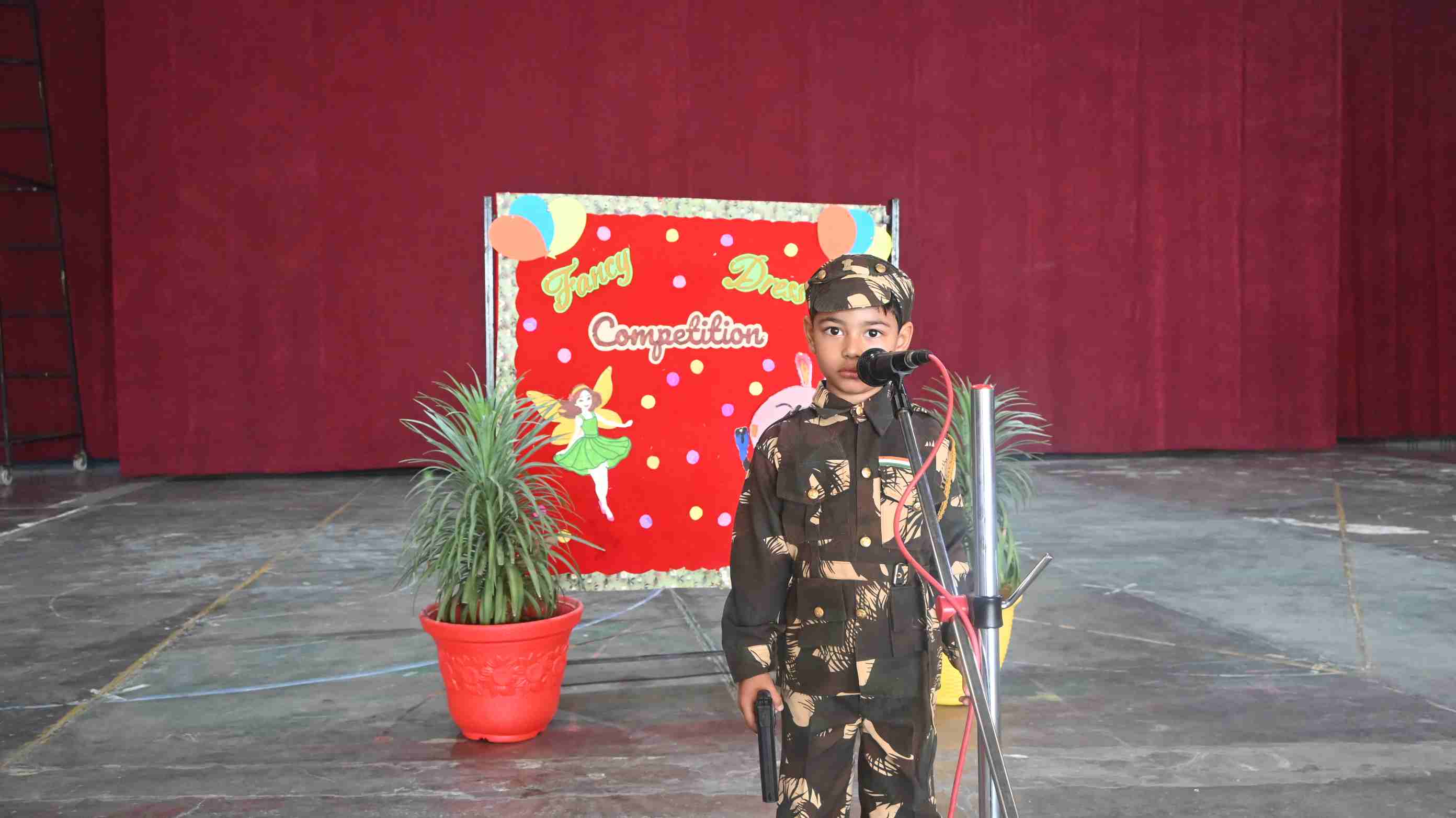 Fancy Dress Competition LKG-4
