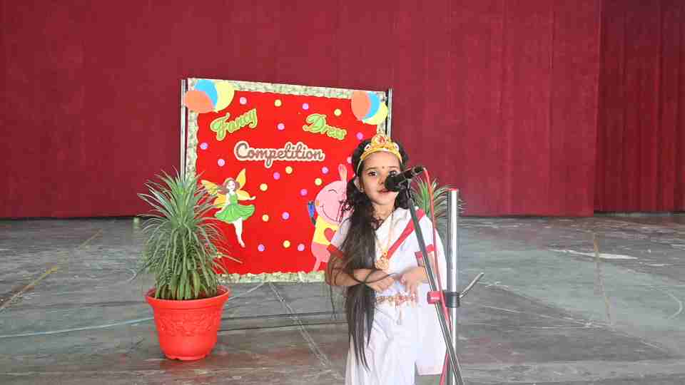 Fancy Dress Competition LKG-1