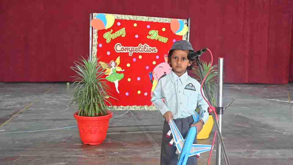 Fancy Dress Competition LKG-0