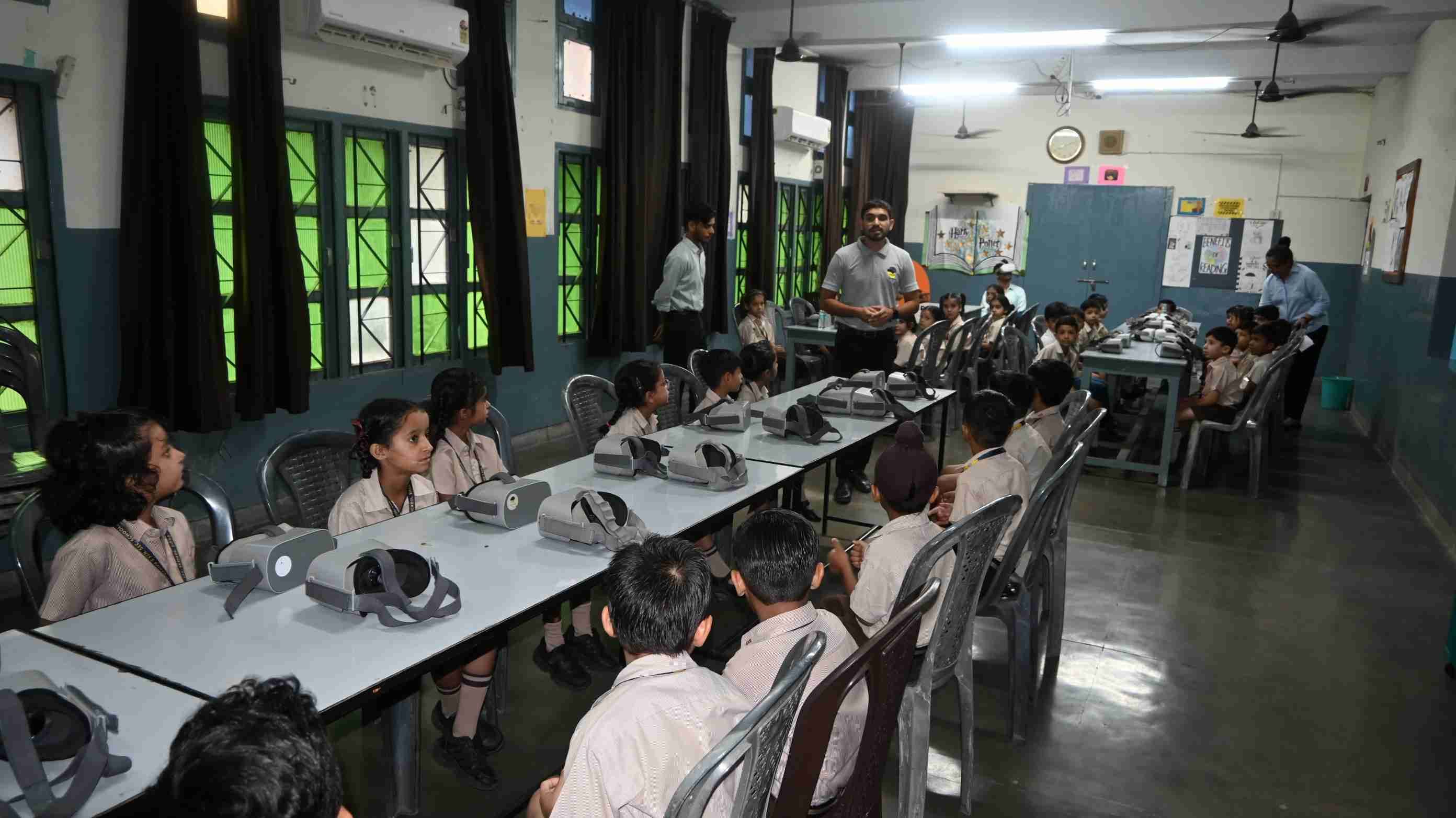 We're thrilled to share that our students had an out-of-this-world experience with our recent Virtual Reality (VR) session about the Moon!-3